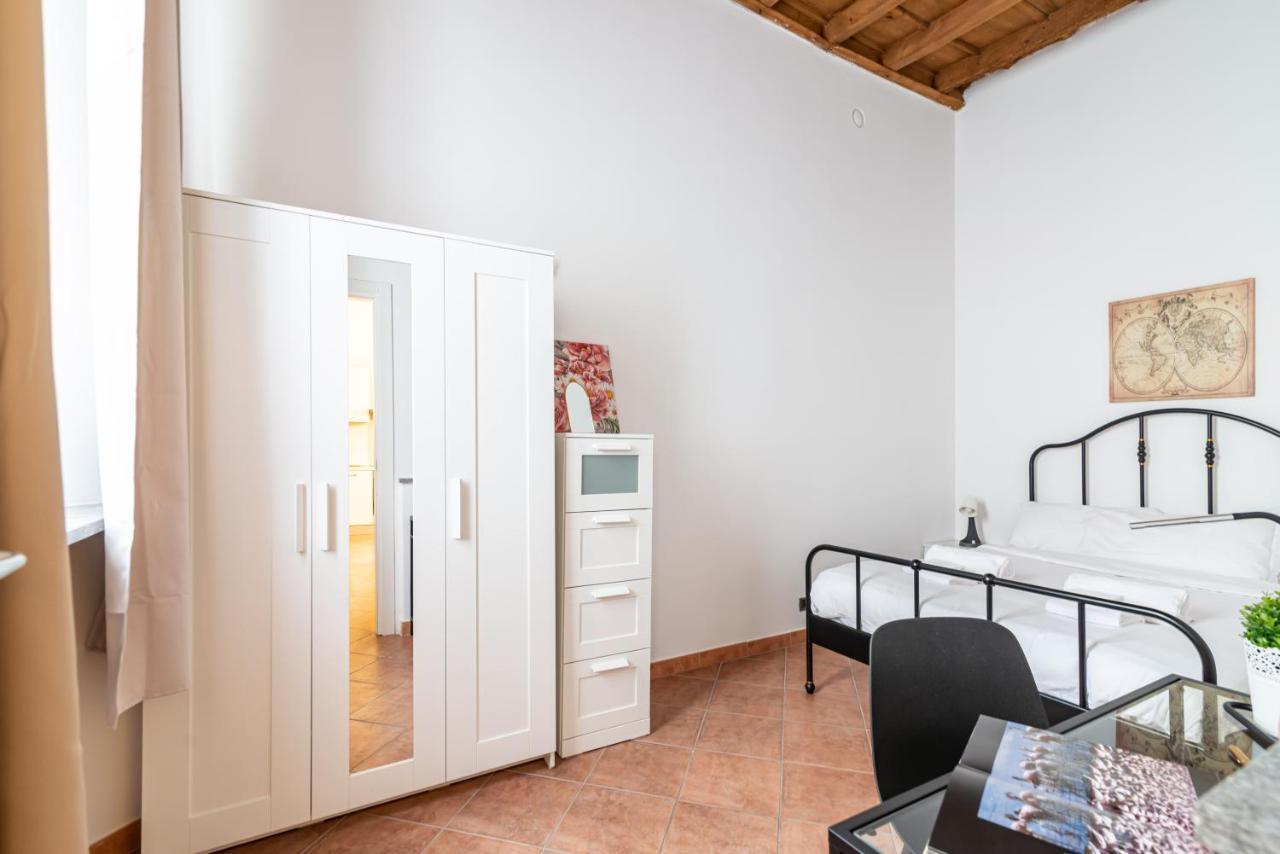 House Of Foscolo - Palazzo Cornazzani - By Host4U Apartment Pavia Bagian luar foto