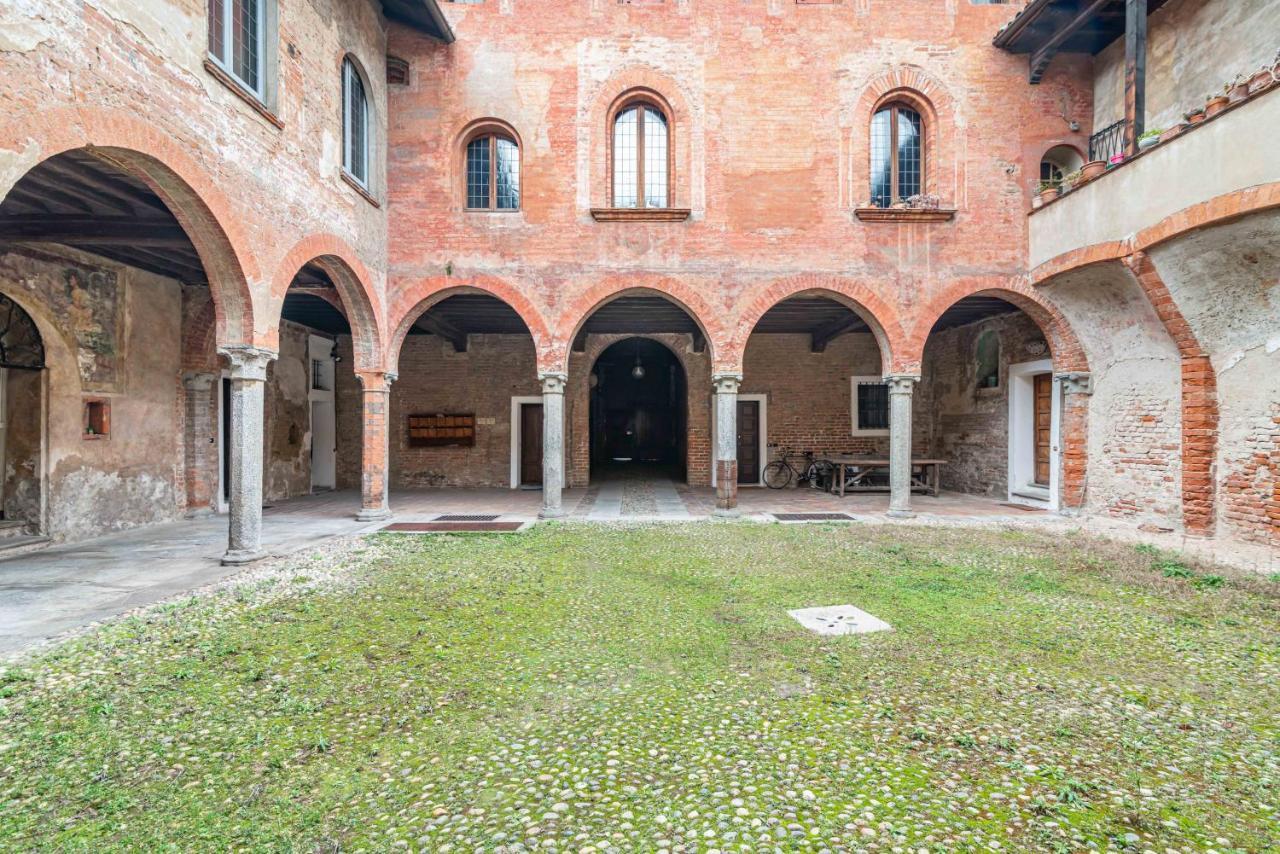 House Of Foscolo - Palazzo Cornazzani - By Host4U Apartment Pavia Bagian luar foto