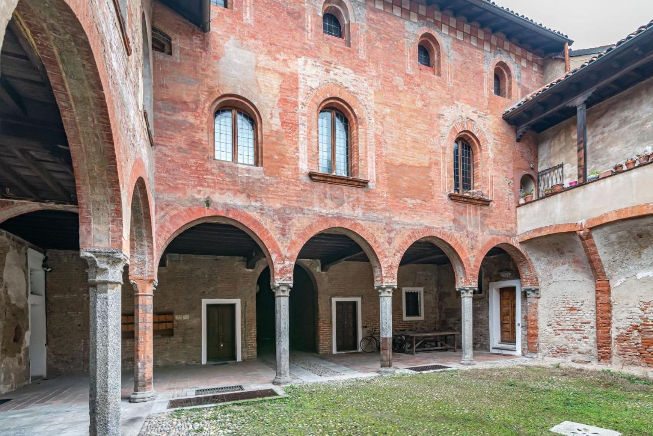 House Of Foscolo - Palazzo Cornazzani - By Host4U Apartment Pavia Bagian luar foto