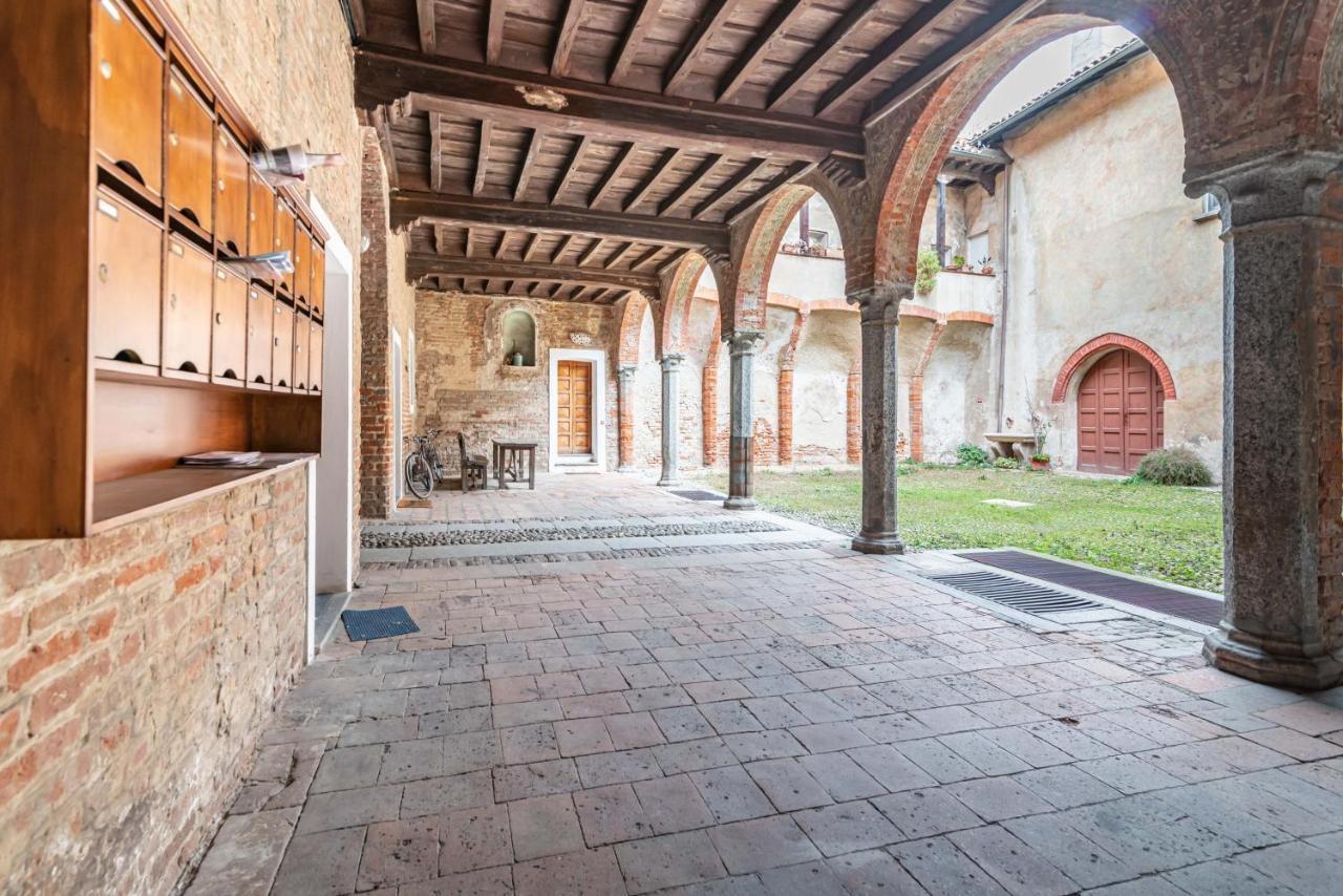 House Of Foscolo - Palazzo Cornazzani - By Host4U Apartment Pavia Bagian luar foto