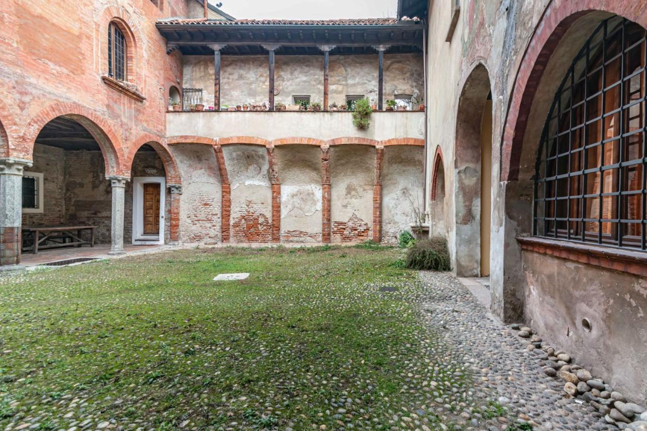 House Of Foscolo - Palazzo Cornazzani - By Host4U Apartment Pavia Bagian luar foto