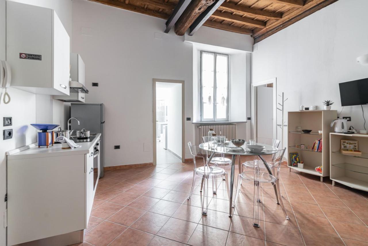 House Of Foscolo - Palazzo Cornazzani - By Host4U Apartment Pavia Bagian luar foto